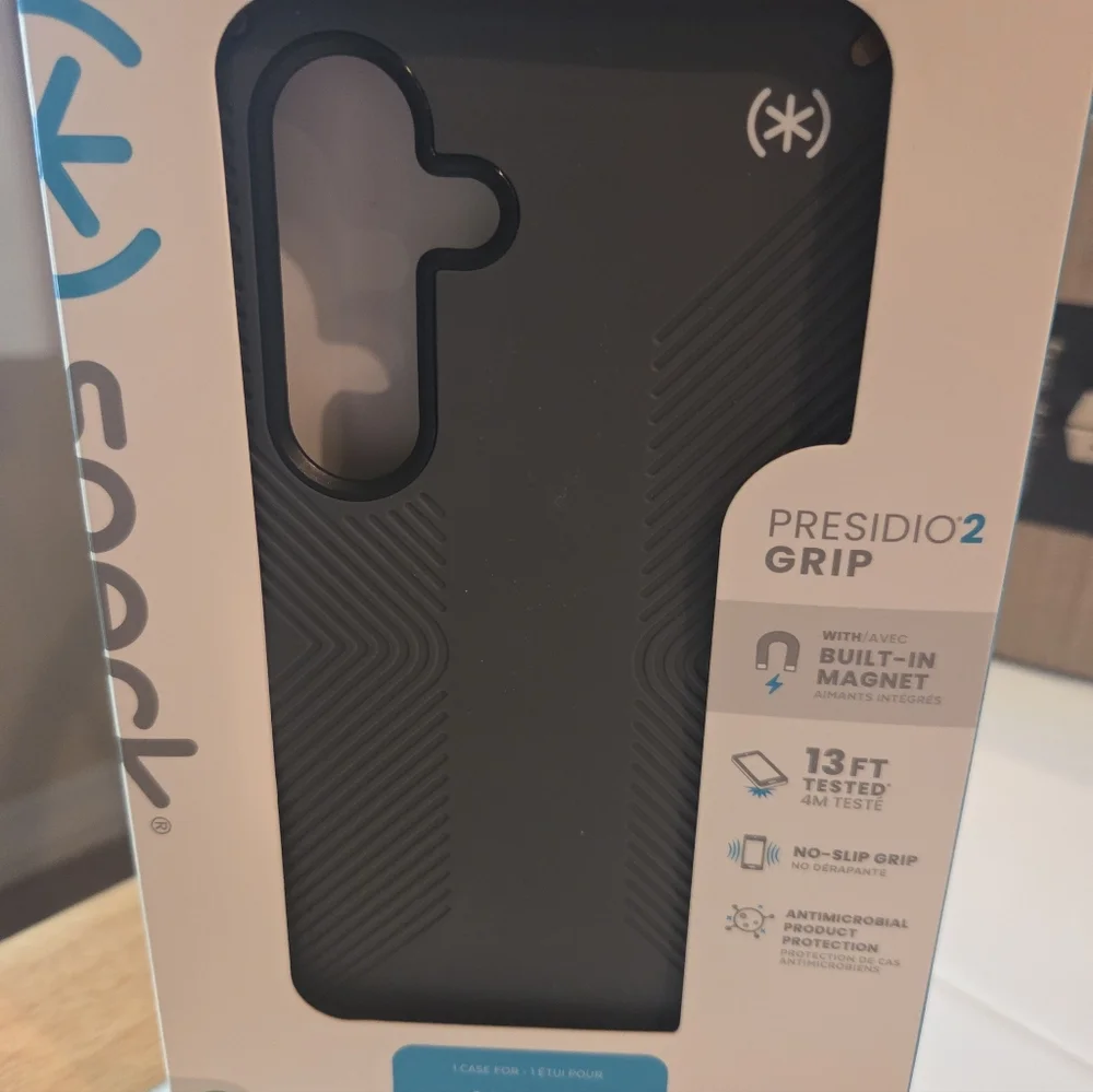 Speck Presidio2 Grip Case in Dark Gray